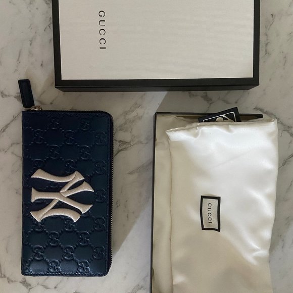 GUCCI Blue Ny Yankee Wallet - Picture 8 of 11